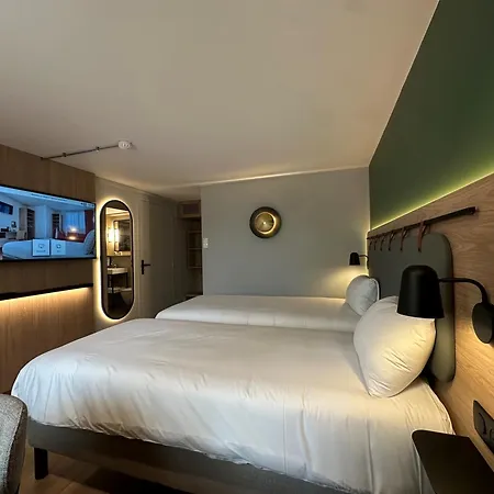 Campanile Clermont-Ferrand ~ Riom Hotel Exterior photo