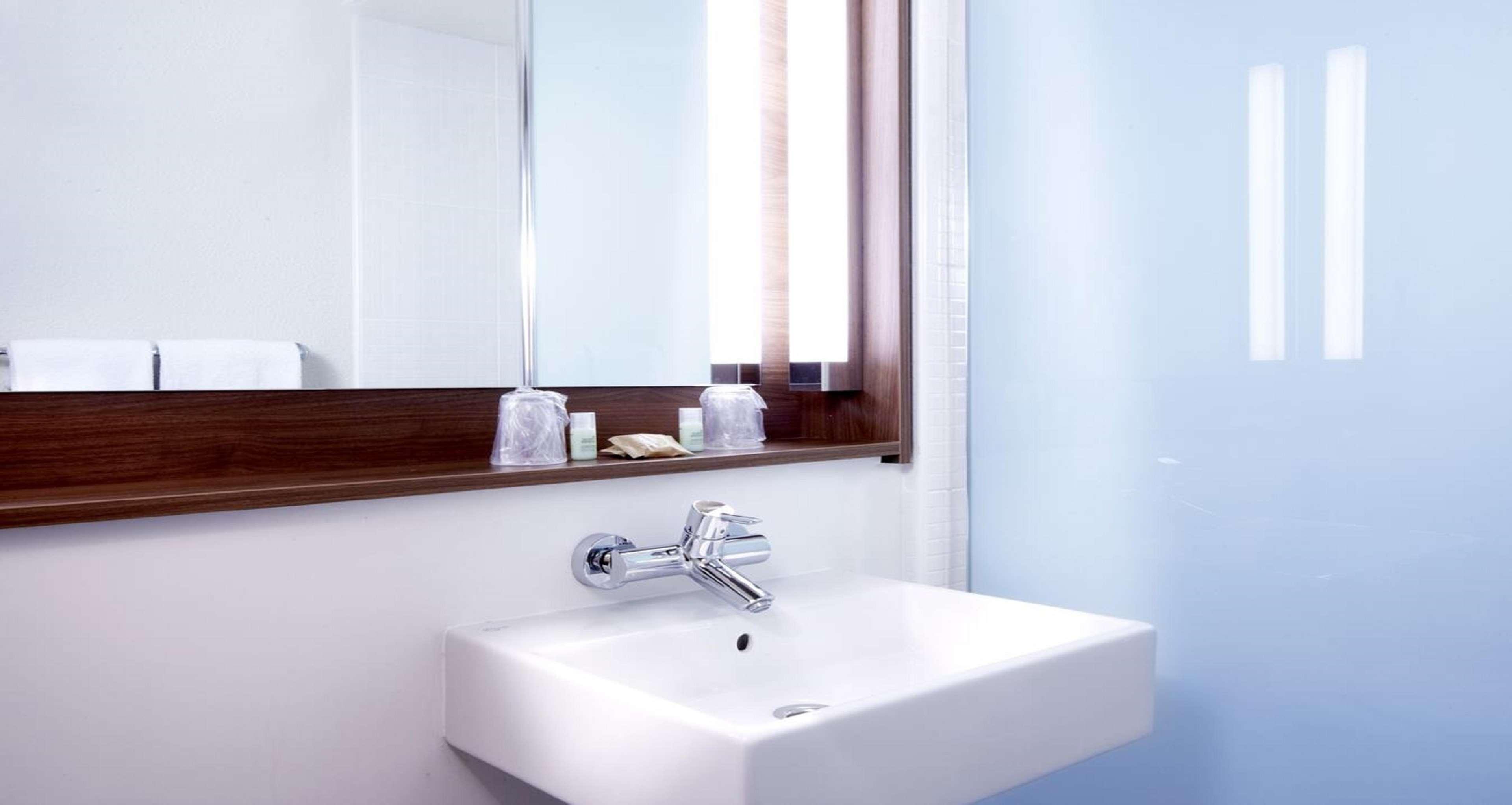 Hotel Campanile Clermont-ferrand ~ Riom