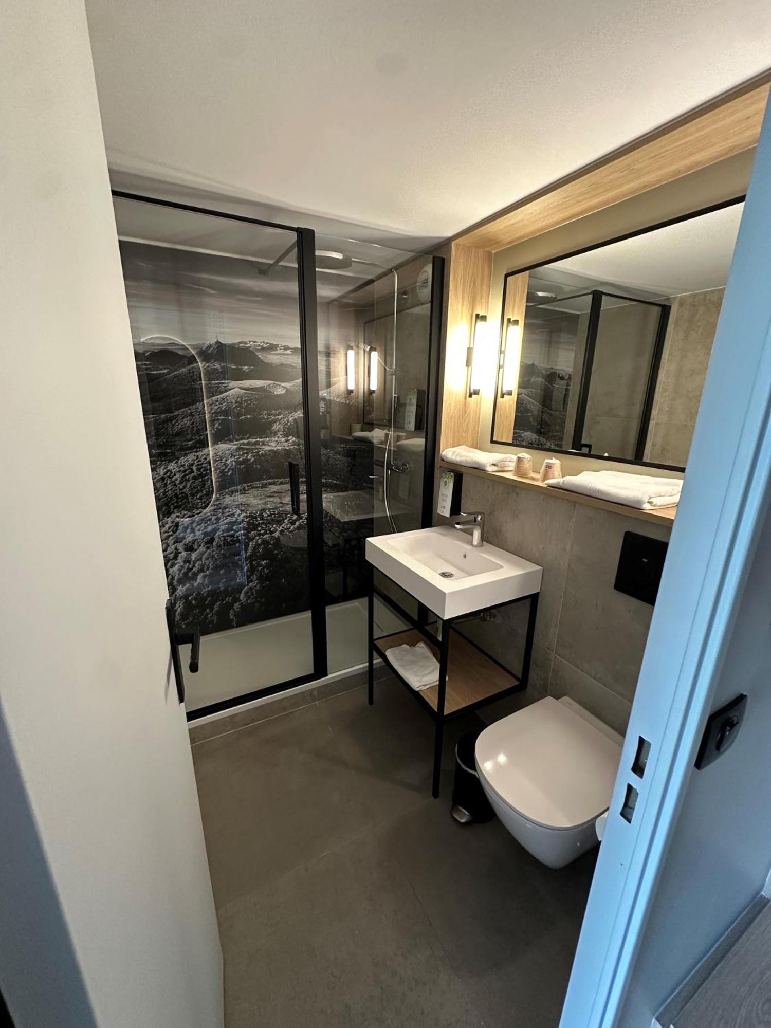 Hotel Campanile Clermont-ferrand ~ Riom